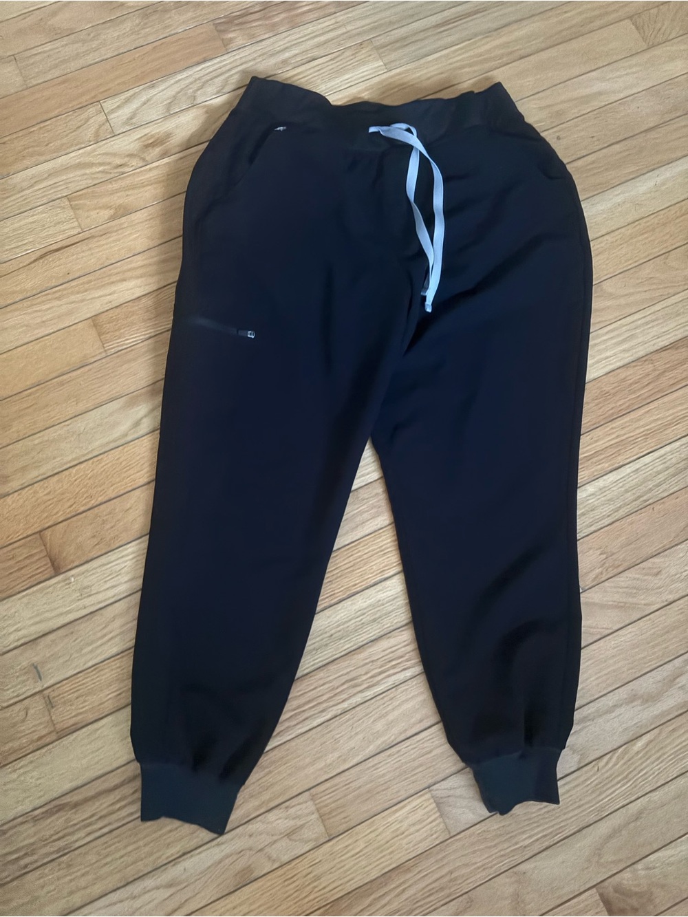 FIGS BLACK SCRUBS SIZE LARGE BOTTOMS ONLY